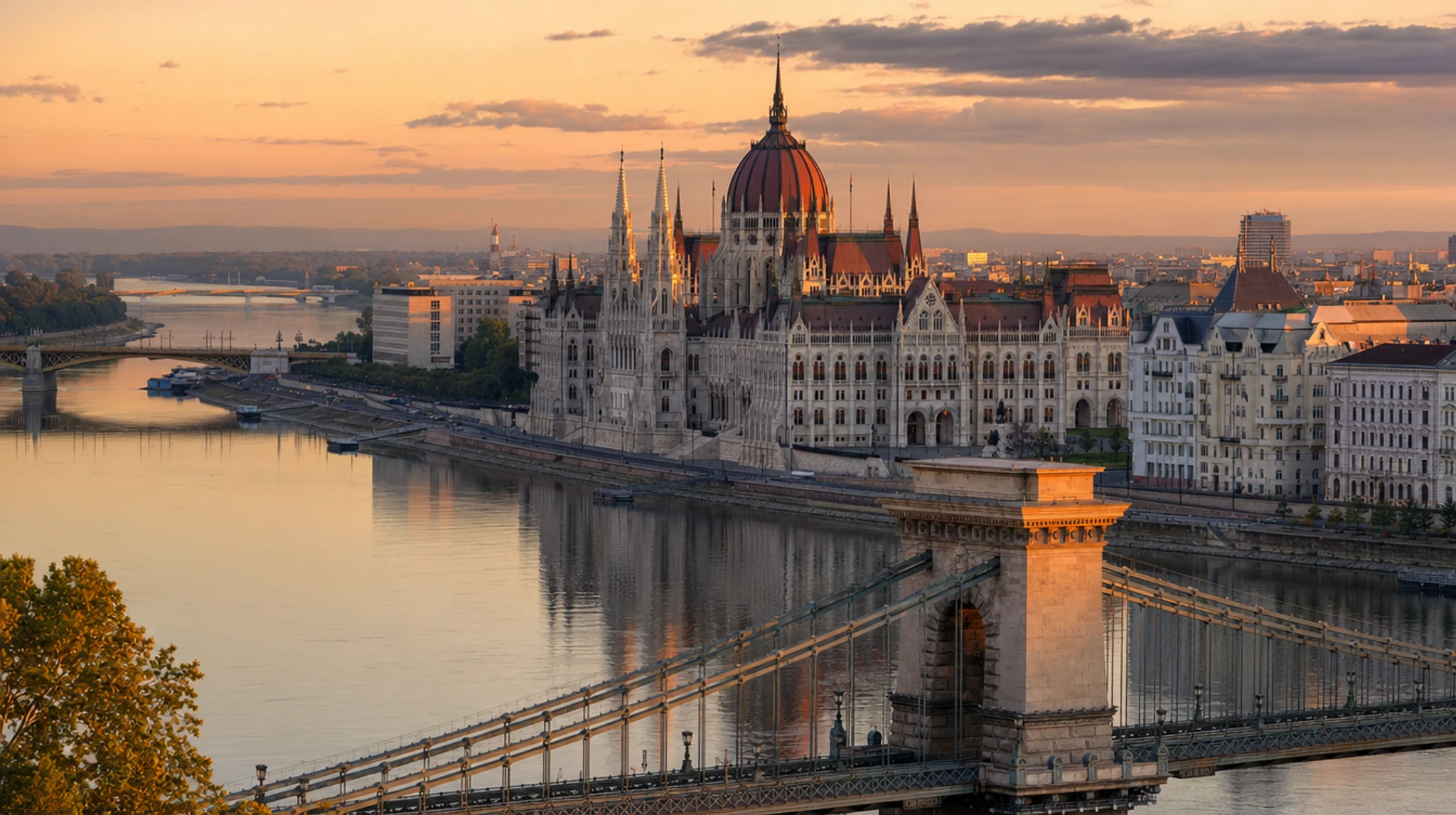 Budapest, Hungary: Thermal Bath Capital, Danube Split City, Ruin Bars & Habsburg Belle &Eacute;poque